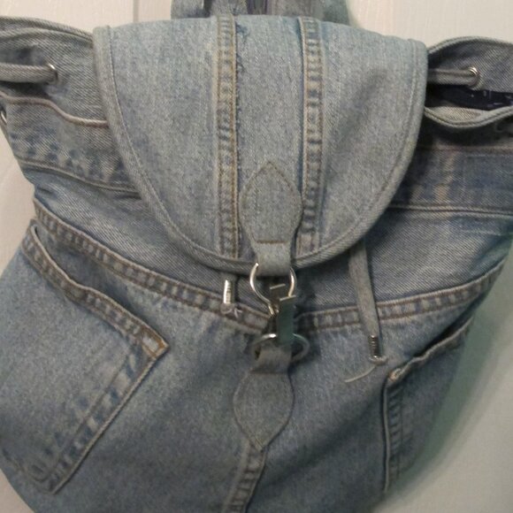 Jeans Material Backpack.  Lots of cute pockets/zippers to put things in. - Picture 11 of 11